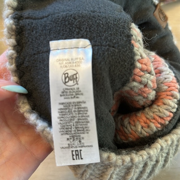 BUFF | Blue and Pink Knit Beanie with Pom-Pom - Picture 9 of 11